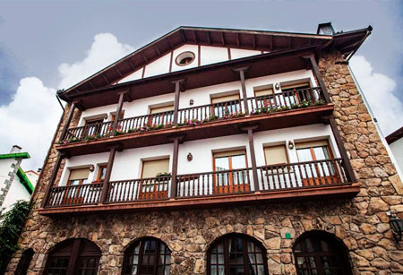 Hostal-La-Maya-Cercedilla