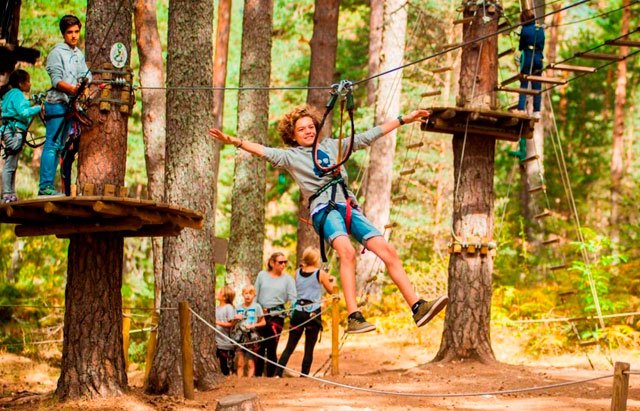 Tirolinas en Cercedilla 4 Circuito-para-jóvenes-tirolinas-Cercedilla